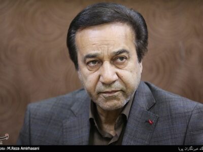 محمد گلریز و خاطره‌ای از رهبر شهید / خوانندگان به خیابان بیایند