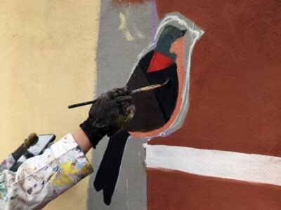 نمایشگاه «نقاشی دختران بهشتی» روایتی از رنگ و خاطره در کیش