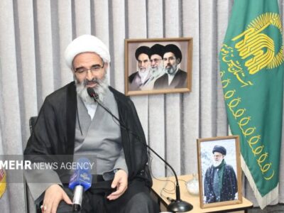 نماینده ولی فقیه در سمنان: لباس خادمیاری رضوی مسئولیت‌آفرین است
