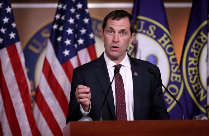 نماینده کنگره آمریکا: ترامپ بدون هیچ راهبرد مشخصی وارد جنگ با ایران شد