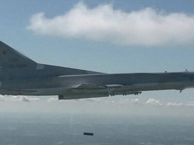 پرواز بمب‌افکن‌های روسیه بر فراز آب‌های بالتیک