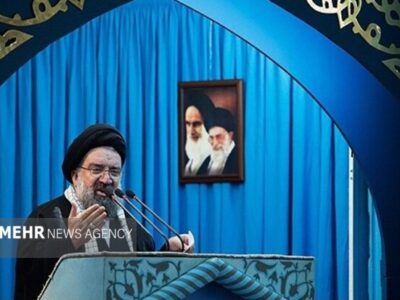 آیت الله خاتمی: دشمن در مذاکرات به دنبال تسلیم ملت ایران است