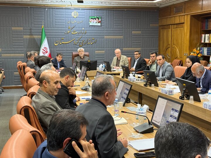 ازهاری: حمایت از واحدهای آسیب‌دیده فراتر از پرداخت تسهیلات باشد