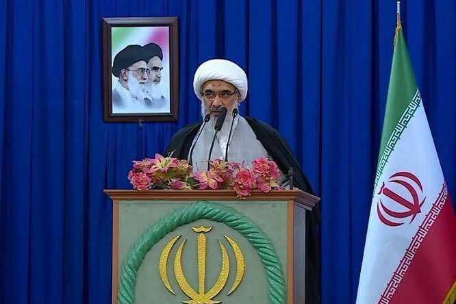 امام جمعه بوشهر: مقابله با گرانی و کنترل قیمتها جدیتر دنبال شود