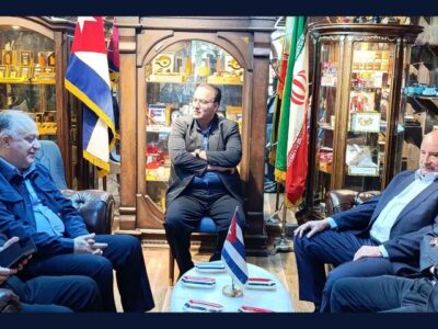 امروز به مصداق عینی کلام امام (ره) آمریکا هیچ غلطی نمی‌تواند بکند