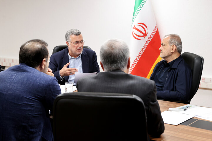 برگزاری جلسه بررسی برنامههای تأمین دارو و تجهیزات پزشکی در سال 1405