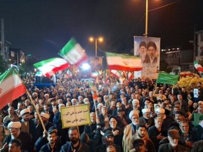 بیعت دوباره آوجی‌ها با رهبر انقلاب در اجتماع شبانه