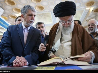 دلتنگی یک شاعر برای آقای کتابخوان