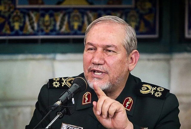 سرلشکر صفوی: امپراتوری آمریکا در حال افول است