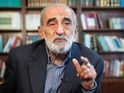 شریعتمداری: برای مقابله با محاصره دریایی تنها زبان موشک راهگشا است