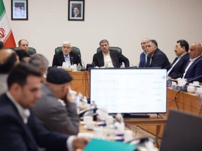 عارف: هیچ مسئولی حق اظهارنظر شخصی درباره موضوع بنزین را ندارد