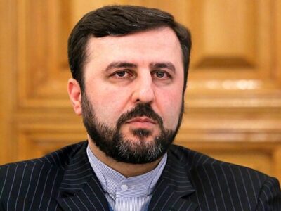 غریب آبادی: ایران دیپلماسی همراه با عزت را دنبال می‌کند