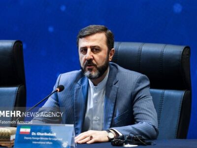 غریب‌آبادی: جهانی بودن جام جهانی با گزینش سیاسی سازگار نیست