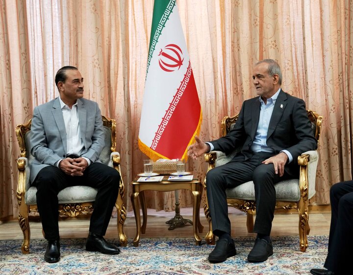 فرمانده ارتش پاکستان با پزشکیان دیدار کرد