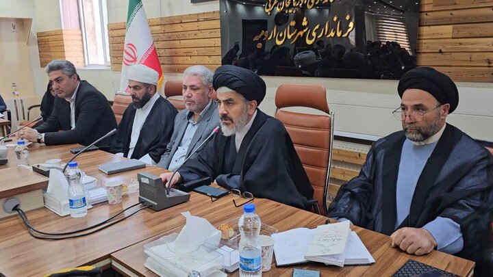 قریشی: مدیران توان خود را برای حل مشکلات و تدبیر امور مردم بکار گیرند