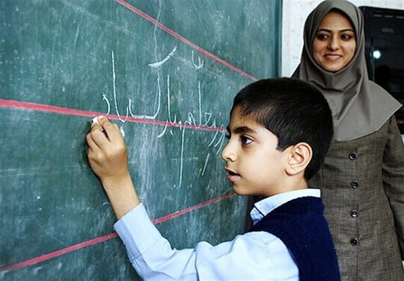معلم بهعنوان نهاد عبور از دوگانههای کاذب