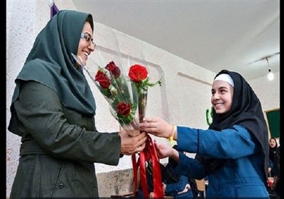 معلم در جنگ رمضان، کلاس درس را به پناهگاه بدل کرد