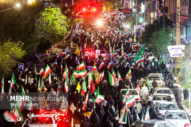 موج هفتاد و چهارم حضور باشکوه قمیها در میدان