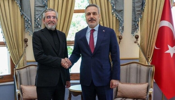 وزیر خارجه ترکیه با علی باقری دیدار کرد