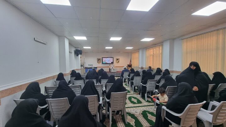ویژه‌برنامه هفته مقام معلم در گناوه برگزار شد