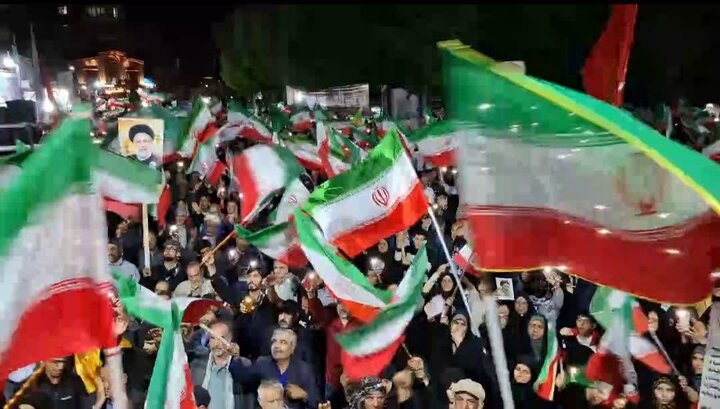 پرچم‌داری بروجردی‌ها با ذکر «یا علی»