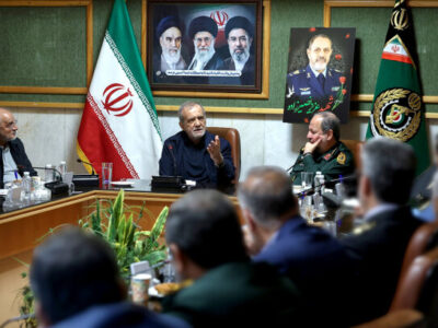 پزشکیان: اقتدار دفاعی کشور مرهون مجاهدت و آمادگی نیروهای مسلح است