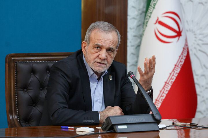 پزشکیان: وحدت کشورهای اسلامی عامل کاهش مداخله‌های فرامنطقه‌ای است
