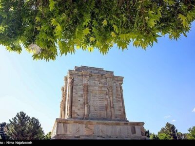«چو ایران نباشد، تن من مباد»؛ شعری جعلی که ورد زبان ایرانیان شد