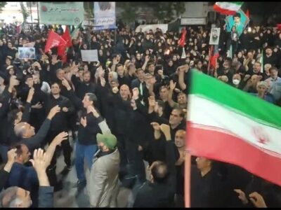 اجتماع شبانه مردم در خیابان انقلاب خرم‌آباد