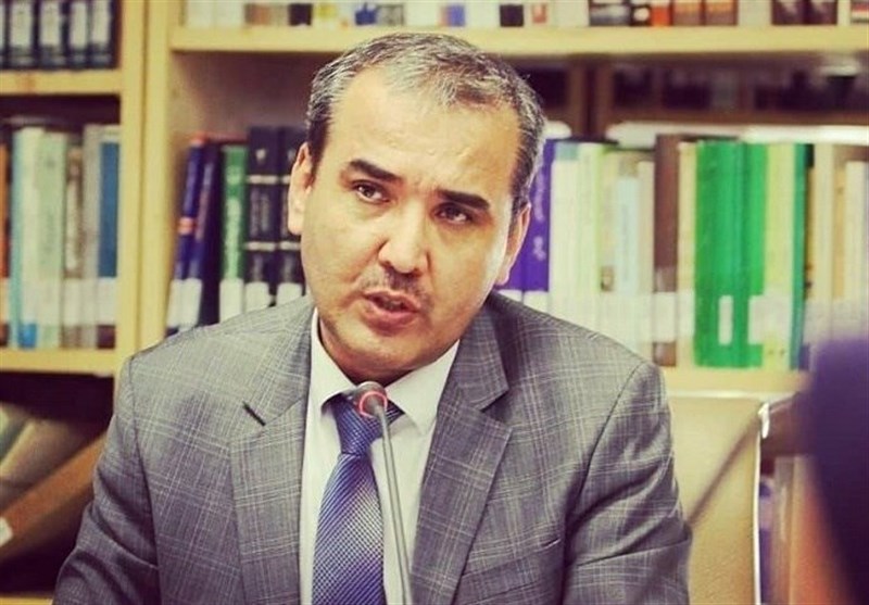 از شاهنامه تا مدرسه؛تاجیکستان چگونه پیوند با خط فارسی را ترمیم میکند؟