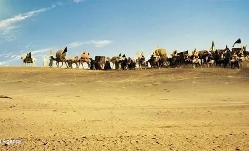 از مکه تا کربلا؛ یک پرچم فاصله است؛ پرچم سرخ «هیهاتمنالذله» محرم , کربلا , مکه , کعبه , حزب الله لبنان , کشور فلسطین , حسینیه تسنیم ,