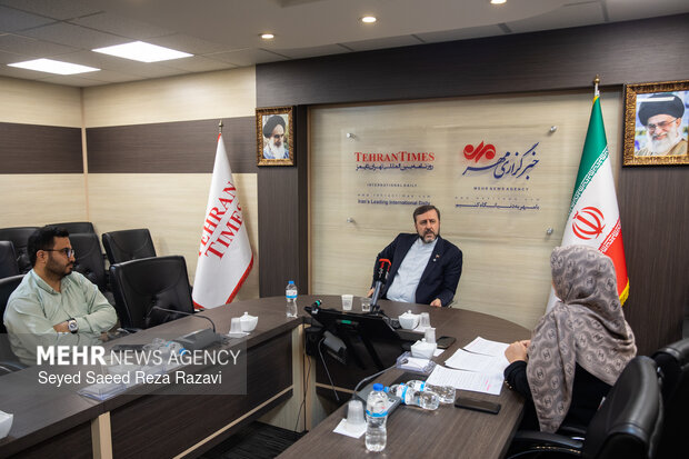 حضور «غریب آبادی» در خبرگزاری مهر