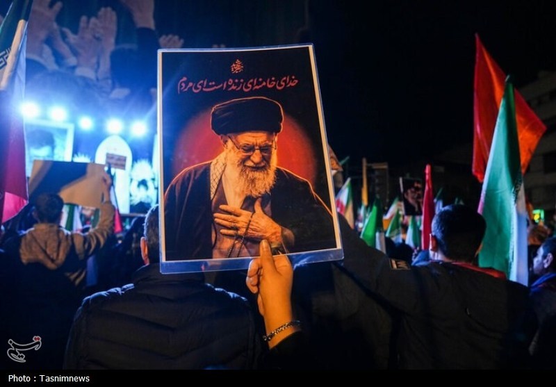دلتنگی یک شاعر برای آقای شهید