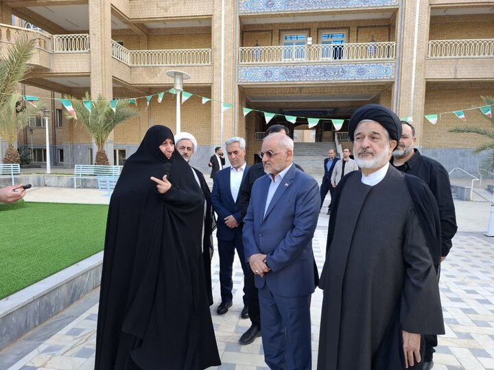 رئیس دفتر رئیسجمهور از ظرفیتهای علمی جامعهالزهرا (س) بازدید کرد