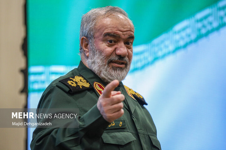 سردار فدوی: ماهها با ابرقدرت دنیا جنگیدیم و او را مستاصل کردیم