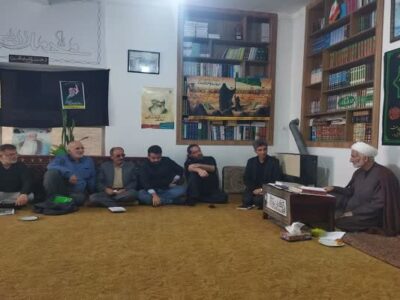 شاعران آیینی به تبیین فرهنگ عاشورا و مقاومت بپردازند