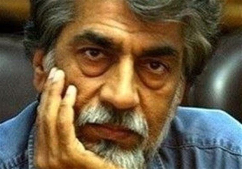 عکسی تازه از قیصر امین‌پور؛ جنگ سنت و تجدد در حضور شاعر «تنفس صبح»