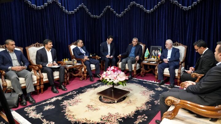 مومنی: هدفگذاری تجارت ۱۰ میلیارد دلاری ایران و پاکستان عملیاتی می‌شود