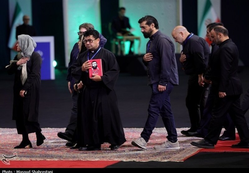 ادای احترام اسپانیاییها با «خون دلی که لعل شد» به پیکر رهبر شهید تشییع رهبر شهید , تشییع آیتاللهالعظمی سید علی خامنهای , تشییع امام شهید ,