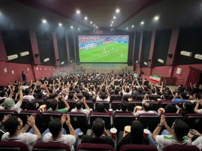 استقبال 12هزار نفری از بازی شب قبل در سینما؛ مخاطب کی به سینما می‌رود؟
