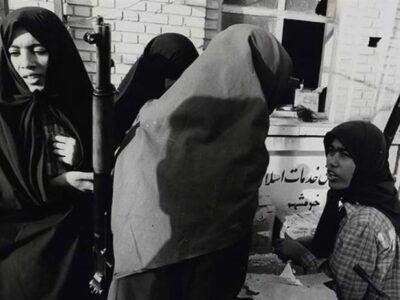 اسلحه همه خراب شد الا مریم امجدی/آدیداس سفید بهجای پوتین!