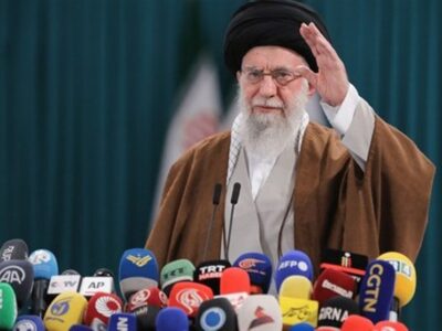 ای به فدای دستی که مشت شدن بر خصم دیرین را یادمان داد