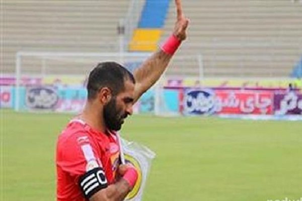 بازیکن سابق تراکتور از فوتبال خداحافظی کرد