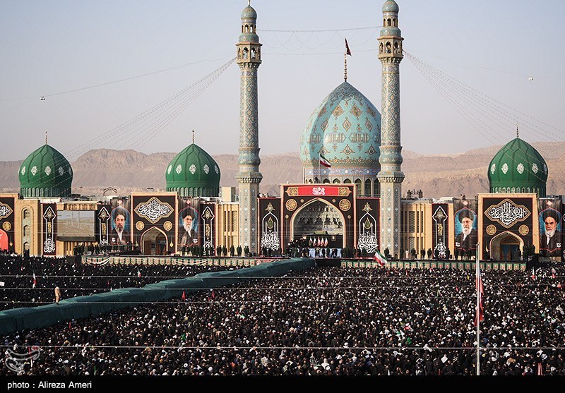 حال خونیندلان در نماز تاریخی جمکران