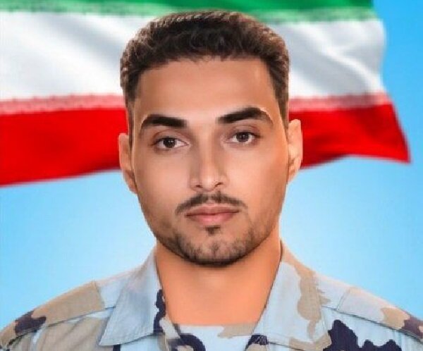 شهادت ستوانسوم حمید زارعی حاجیآبادی در پی حملات هوایی دشمن
