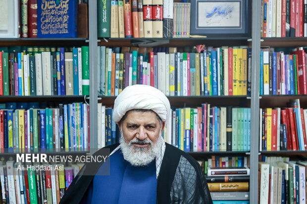 شیرازی: دنیا باید برای عاملان جنایت ناامن شود شیرازی: دنیا باید برای عاملان جنایت ناامن شود