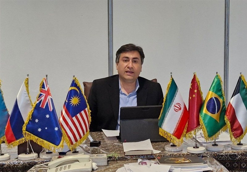 4500 اثر رسیده به دهمین جایزه فیروزه داوری شدند