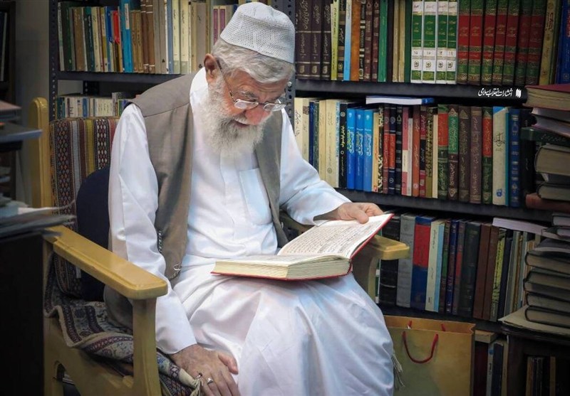 کتاب , شهید امام خامنه ای (ره) , شهید , تقریظ , محسن مومنی شریف , 
