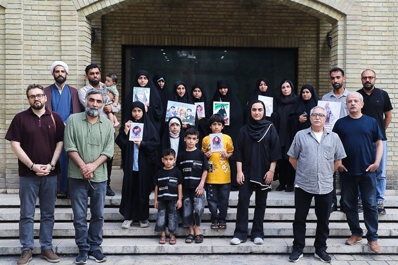 خانواده شهدای مدرسه میناب به بنیاد سینمایی فارابی آمدند