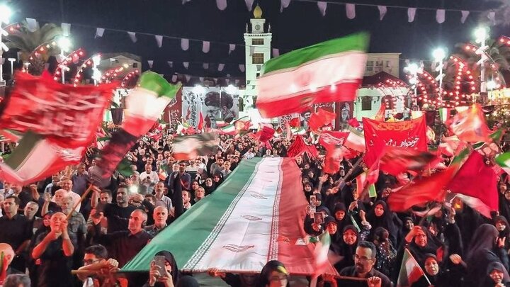 خبرنگاران مهر گیلان در تجمع شبانه تجلیل شدند